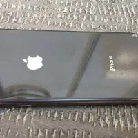اپل iPhone 8 با حافظهٔ ۶۴ گیگابایت