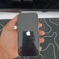 گوشی آیفون در حد نو