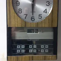 ساعت دیواری قدیمی