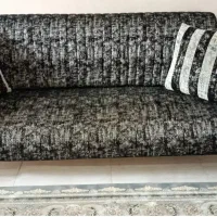 مبل شیک و مدرن در حد نو دو عدد سه نفره|مبلمان خانگی و میز عسلی|شیراز, گویم|دیوار