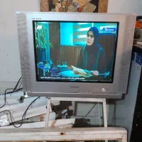 تلویزیون سامسونگ ۲۱سالم ترتمیز صفحه تخت