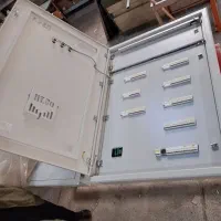 کارگر ساده در کارگاه تابلو برق سازی