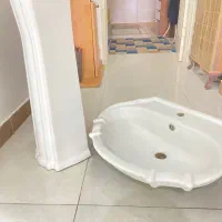 سنگ و پایه روشویی مناسب و تمیز