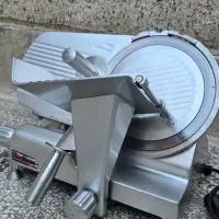 کالباس بر چرخ گوشت