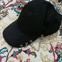 کلاه مشکی زنجیردار