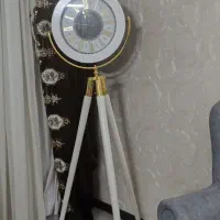 ساعت ایستاده