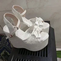 صندل یا کفش عروس