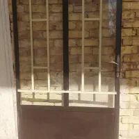 درب و پنجره فروشی بسیار تمیز|مصالح و تجهیزات ساختمان|قنوات, |دیوار