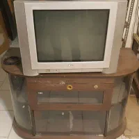 تلویزیون و میز تلویزیون ال جی 21 اینچ اصل|تلویزیون و پروژکتور|ارومیه, |دیوار