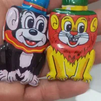 اسباب بازی فلزی قدیمی