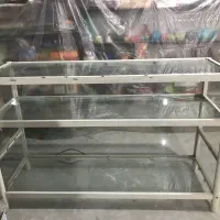 ویترین فروشگاه فلزی بدنه سفید