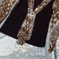 تعدادی مانتو و شال تمیز و شومیز زنانه