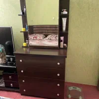تخت و میز و آرایشی سالم در حد