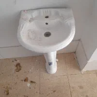 روشویی همراه پایه دست دوم|لوازم سرویس بهداشتی|خوی, |دیوار