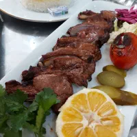 استخدام سالن کار آقا در رستوران ننه گلبهار