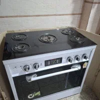 گاز پنج شعله کاملا نو و تمیز قیمت ۵میلیون تومان