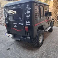جیپ صحرا سر حال