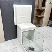 آکواریوم به همراه پمپ تصفیه و صندلی