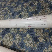 یک رول و نصفی کاغذ دیواری نو