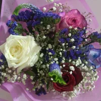 دسته گل تازه و طبیعی مناسب هدیه