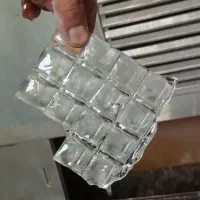 تعمیرات و شارژ گاز و ... انواع یخچالهای خانگی سیار