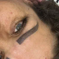 مدل برای کاشت مژه