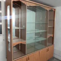 ویترین mdf آیینه‌دار درب شیشه‌ای کمد دار