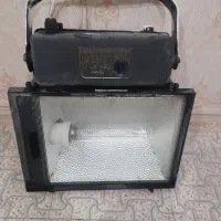 پرژکتور بزرگ نور