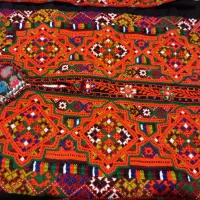 چکن پنج گل|لباس|خاش, |دیوار