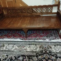 نیمکت چوبی یا شاه نشین