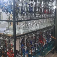 کارگر وسط کار قهوه خانه