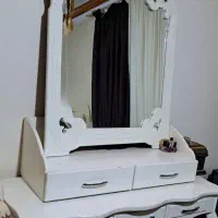 میزارایش ارایش همراه با صندلی