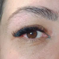 اکستنشن مژه با متریال درجه یک