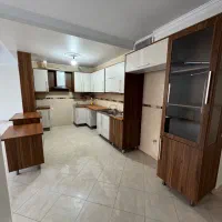 اپارتمان ۱۳۰ متری تاپ لوکیشن حیاط اختصاصی برای پت
