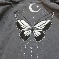 طراحی نقاشی بر روی لباس و ...|تابلو، نقاشی، عکس|قم, قلعه کامکار|دیوار