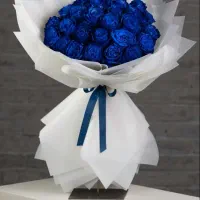 دست گل رز کادویی