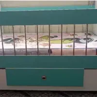 تخت گهواره‌ای و تشک سالم تمیز  ۳م