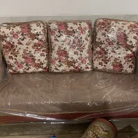 مبل ۷ نفره به همراه میز و سه عدد بخاری گازی