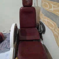 صندلی  زرشکی سالم در حدنو