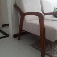 مبل تک نفره دسته چوبی