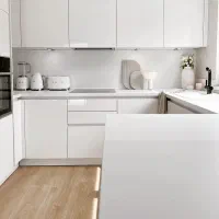 به یک استادکار نیازمندیم.