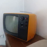 تلویزیون عتیقه قدیمی نوستالژی