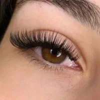 اکستنشن مژه با تضمین ماندگاری و رضایت