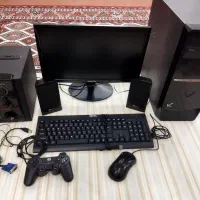 کامپیوتر رومیزی با تجهیزات در حد نو