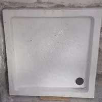 زیر دوشی حمام