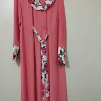 تعدادی لباس در حد نو
