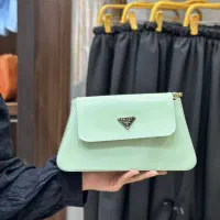 کیف|کیف، کفش، کمربند|رشت, سلیمانداراب|دیوار