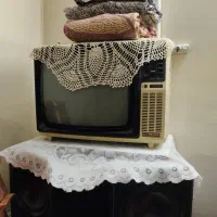 تلوزیون قدیمی صحیح سالم