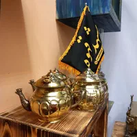 قوری برنجی وارداتی|کلکسیون اشیاء عتیقه|اهواز, زیتون کارگری|دیوار