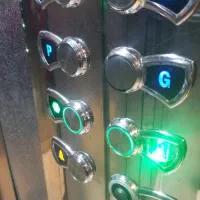 تعمیرات و سرویس  انواع اسانسور نفر بر و واشین بر
